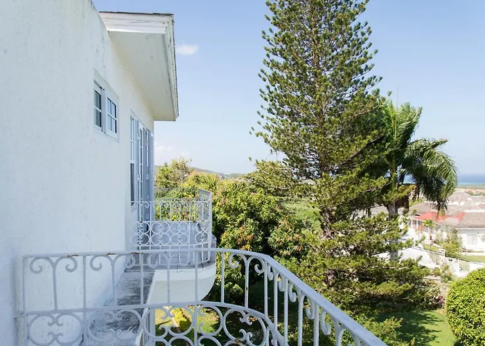 Hatfield South Villa *