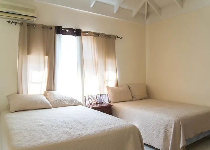 Villa Hatfield South *